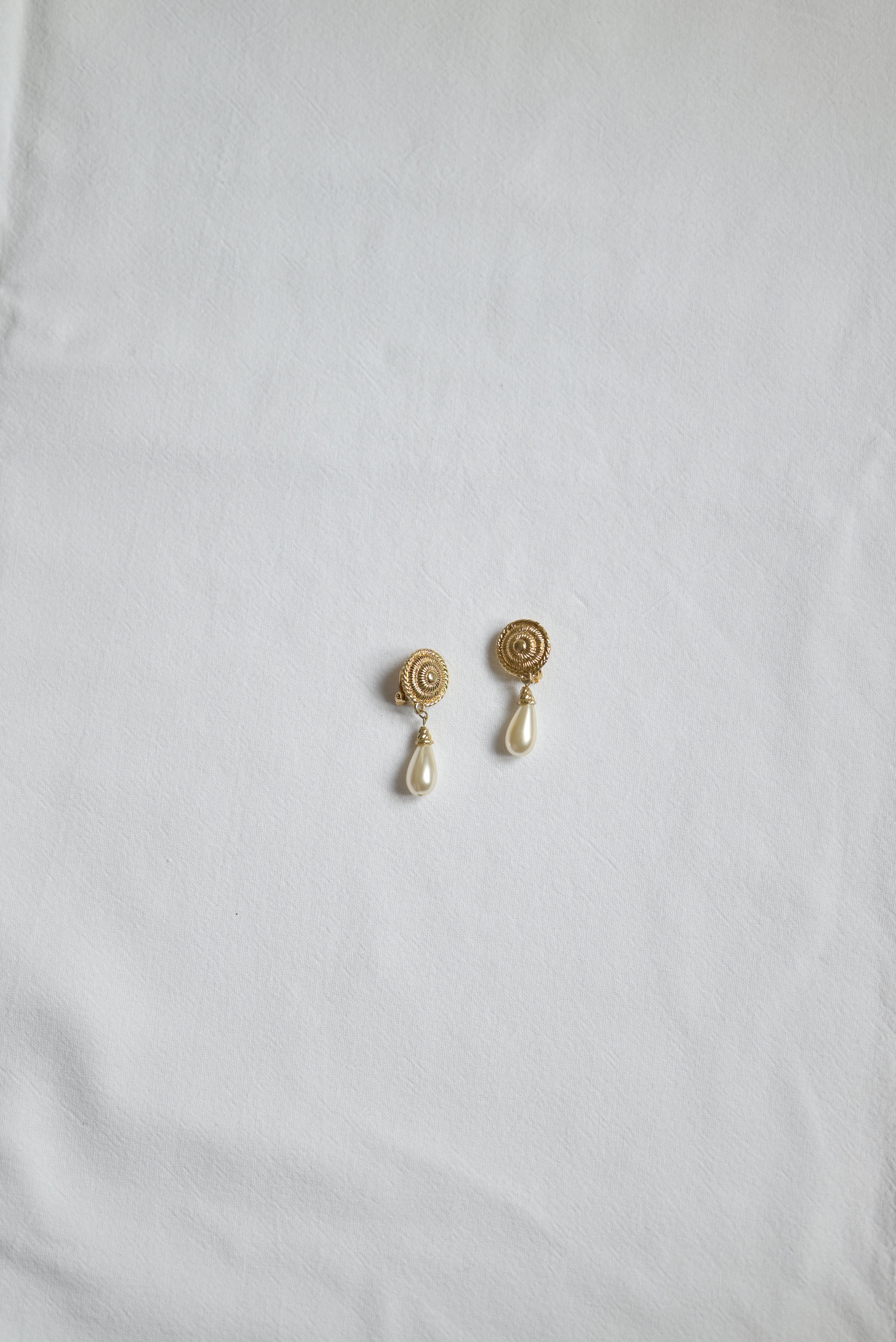 Clips d'oreilles Maria — Iris de Froment — clips à perles goutte