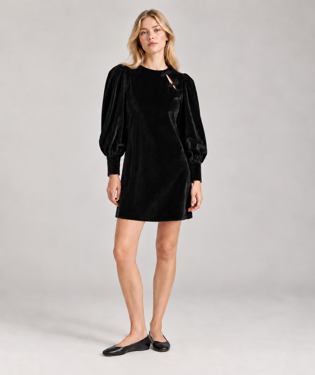 Robe Olivia en velours de coton noir, manches bouffantes et brandebourgs – Iris de Froment