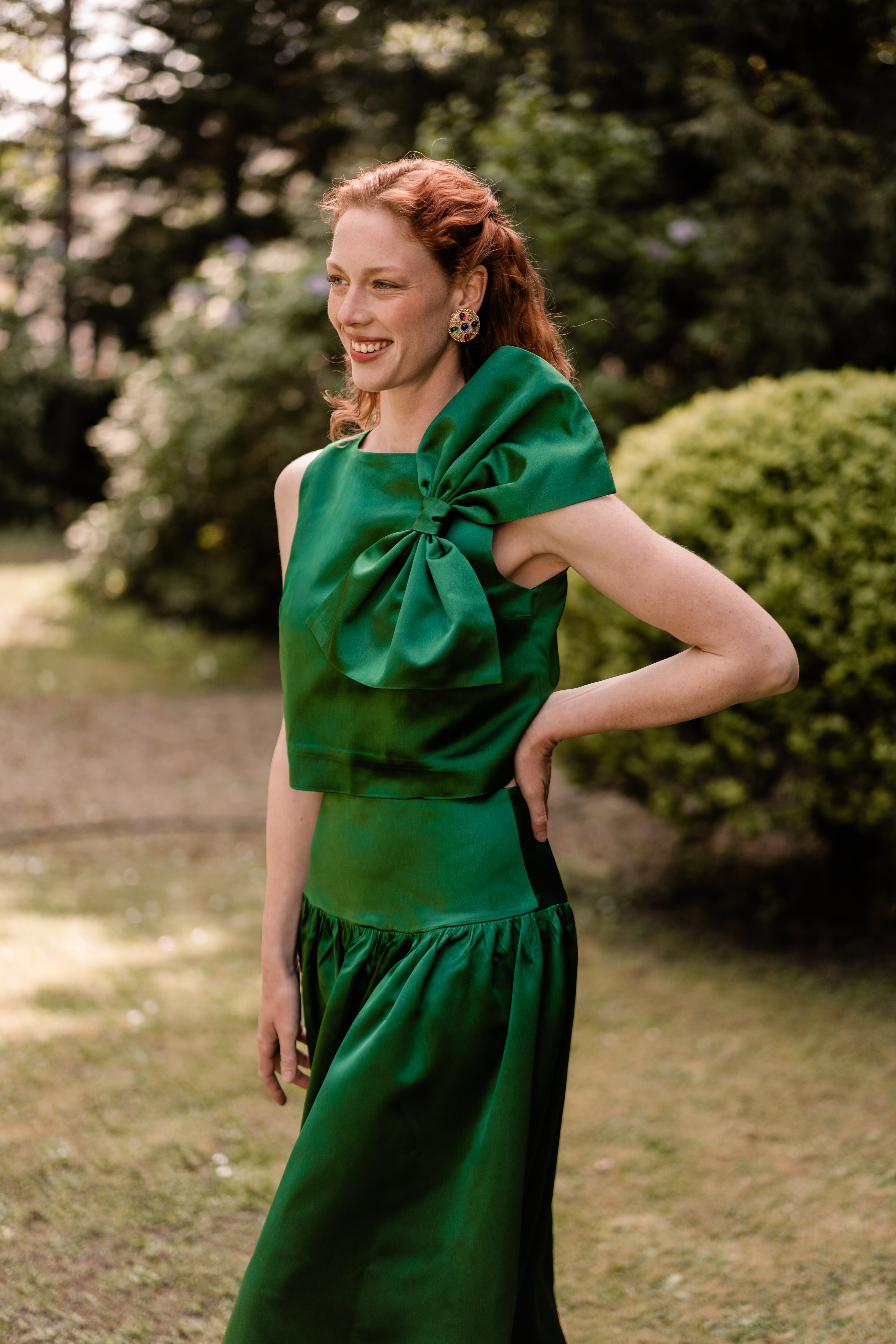 Ensemble Cassandre et Garance vert — Iris de Froment — tenue de cérémonie verte