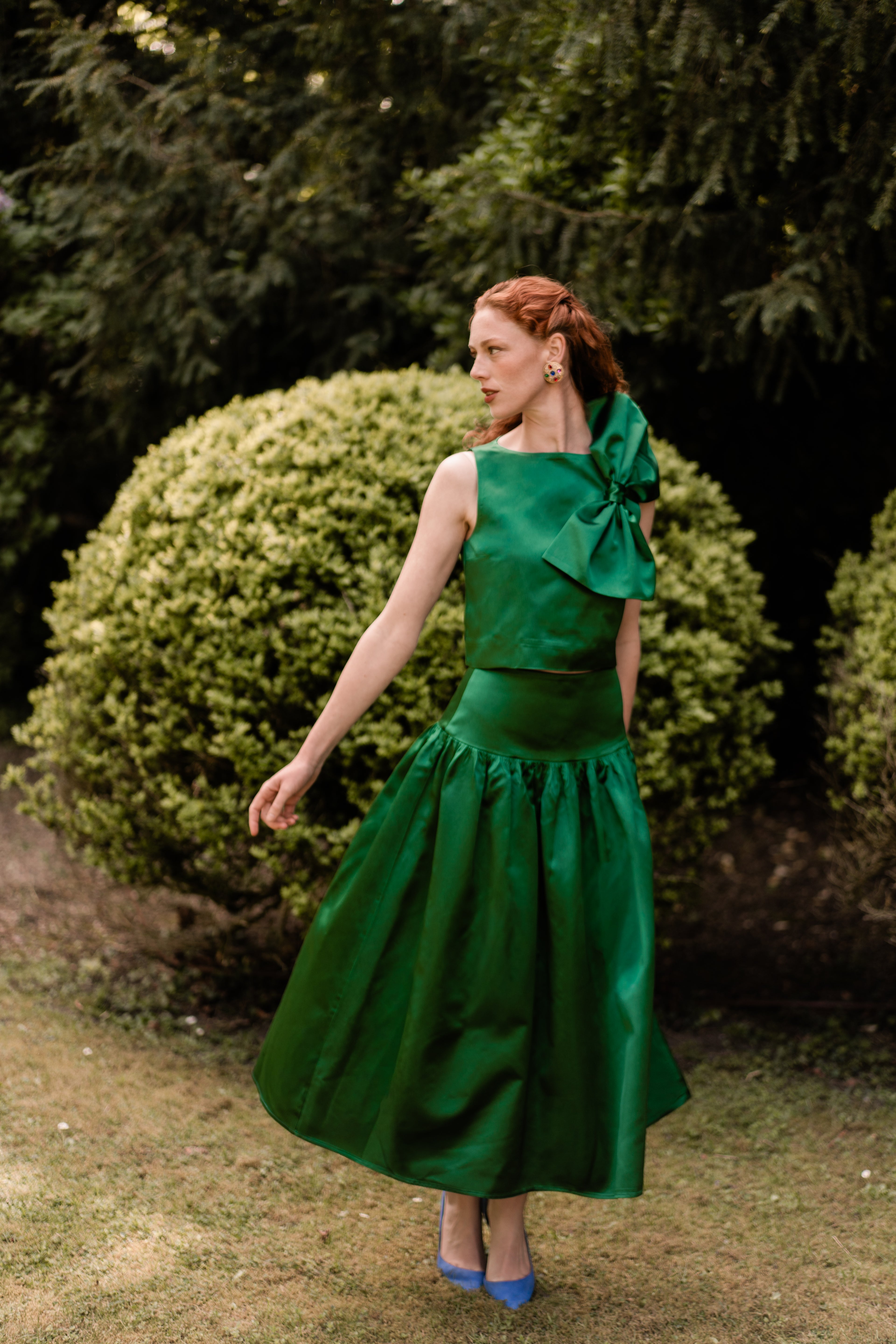 Ensemble Cassandre et Garance vert — Iris de Froment — tenue de cérémonie en satin duchesse
