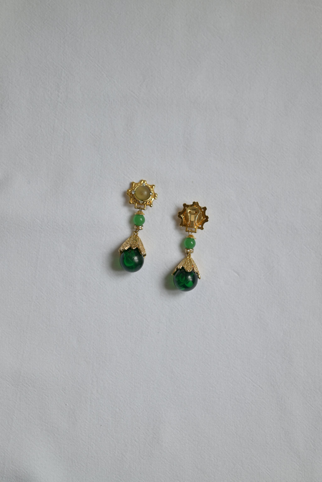 Clips d'oreilles Isadora — Iris de Froment — clips dorés pendants