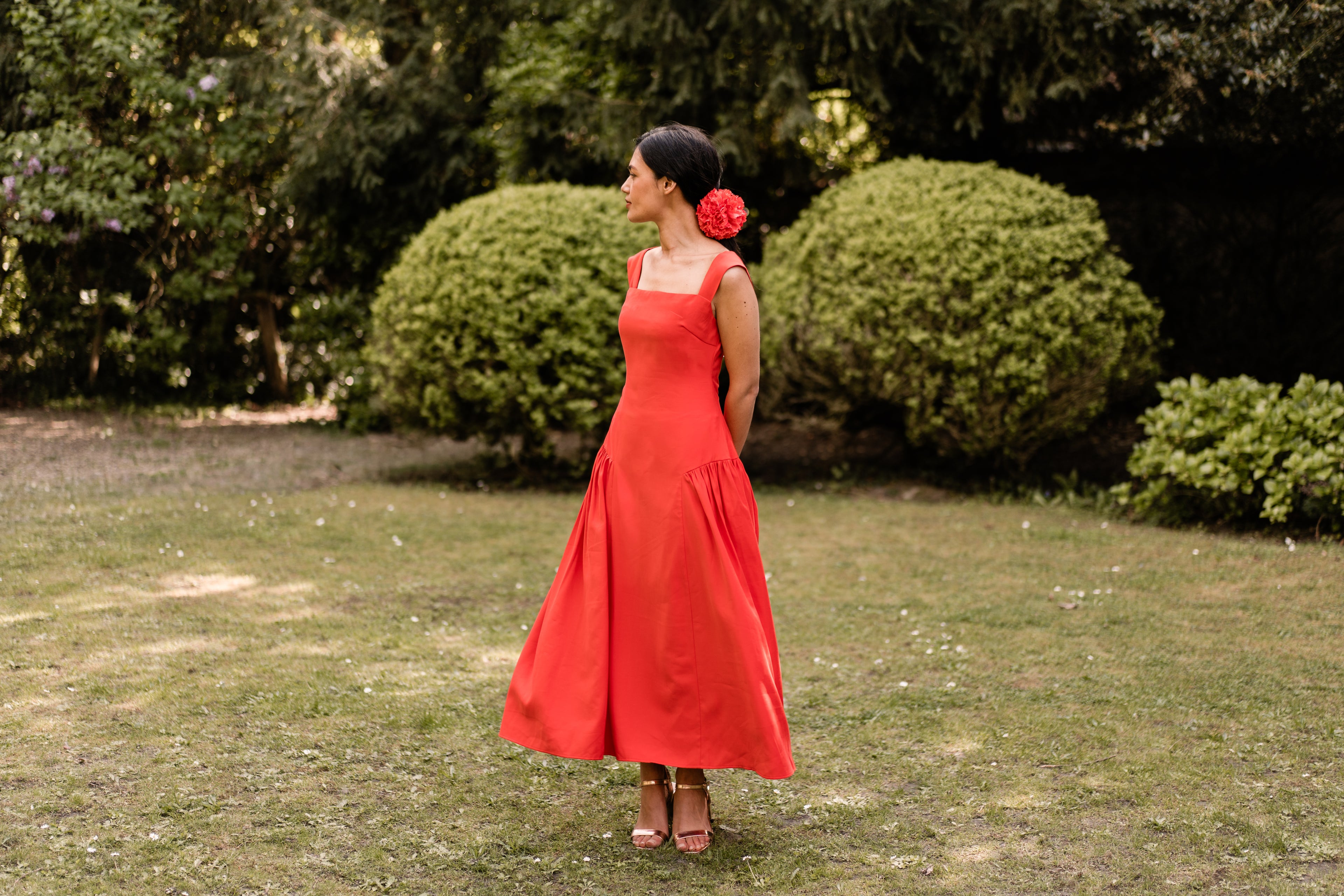 Robe Rosa — Iris de Froment — robe de cérémonie rouge à fronces