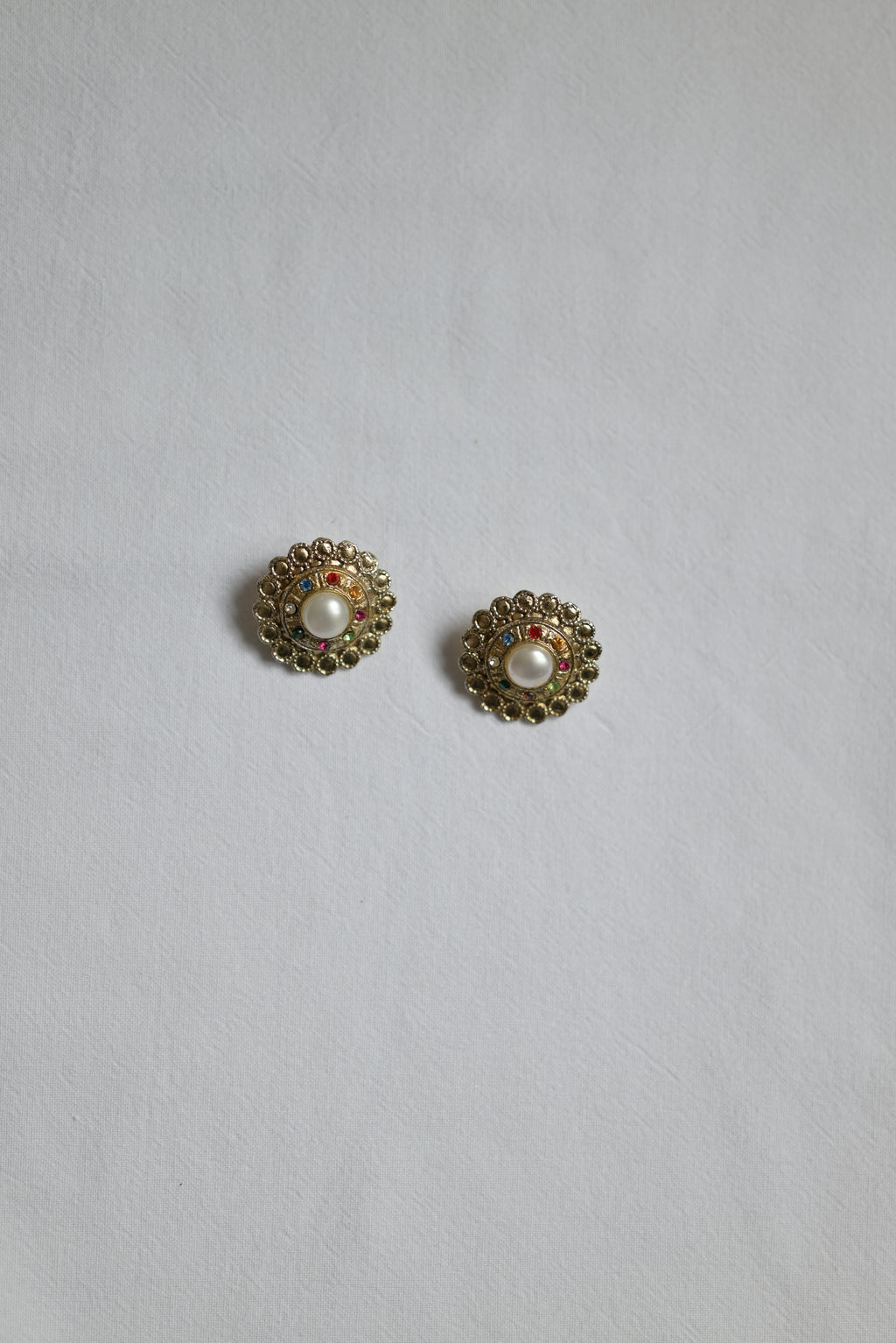 Clips d'oreilles Marguerite — Iris de Froment — clips dorés
