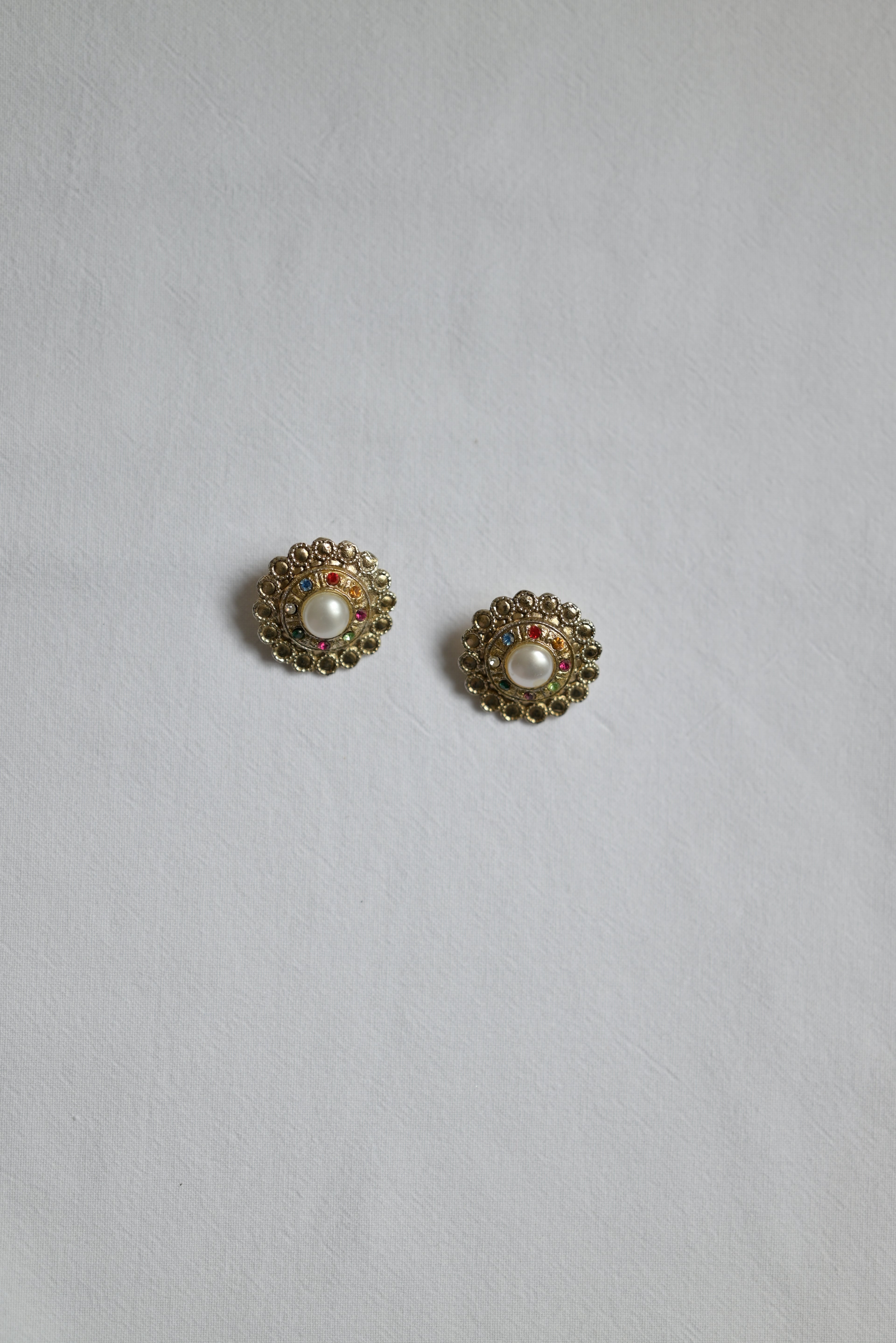 Clips d'oreilles Marguerite — Iris de Froment — clips dorés